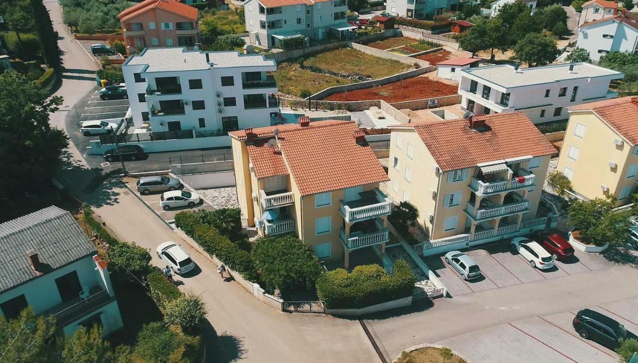 Apartment La God Malinska Esterno foto
